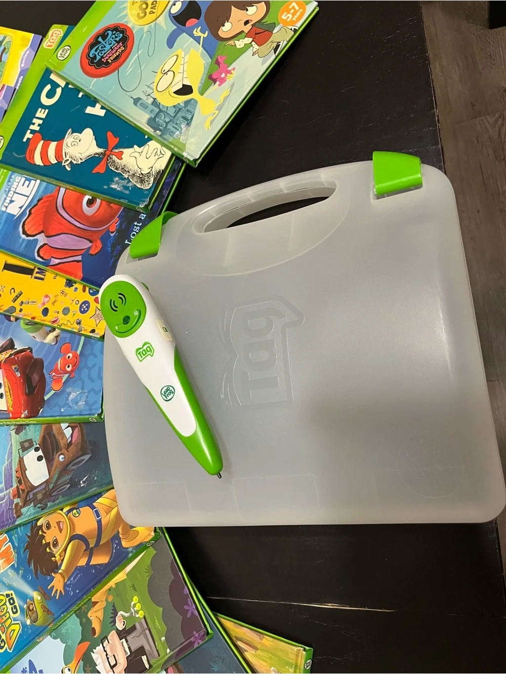 Tag Reading learning System with Green and White Electronic Pen and 29 Book set